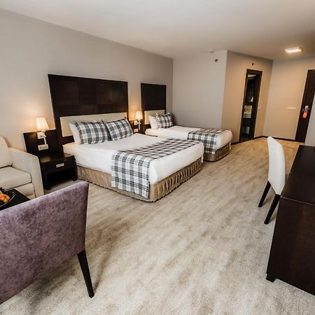 Karinna Hotel Convention Center & Spa - Full Board Plus Bursa Buitenkant foto