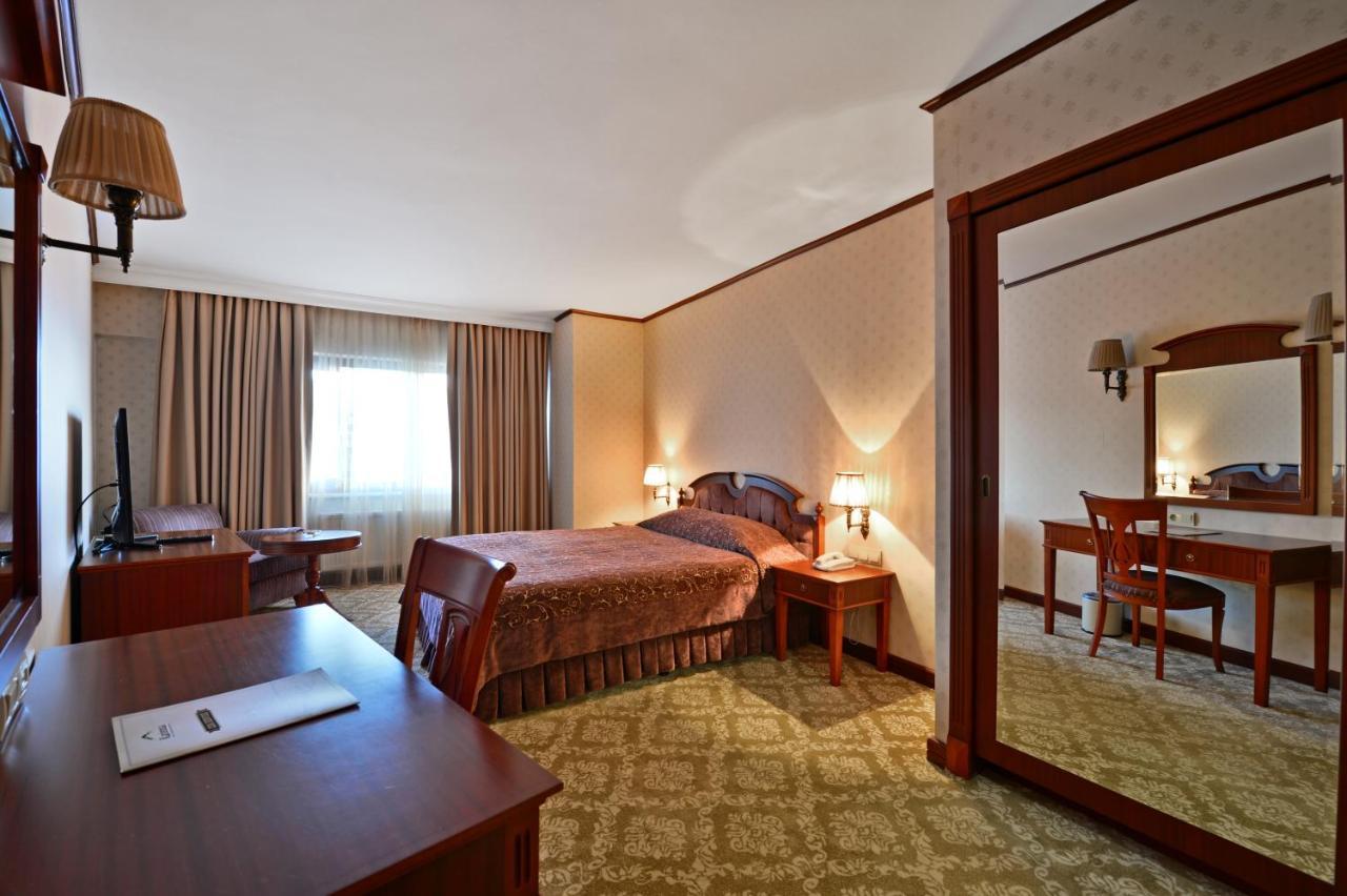 Karinna Hotel Convention Center & Spa - Full Board Plus Bursa Buitenkant foto